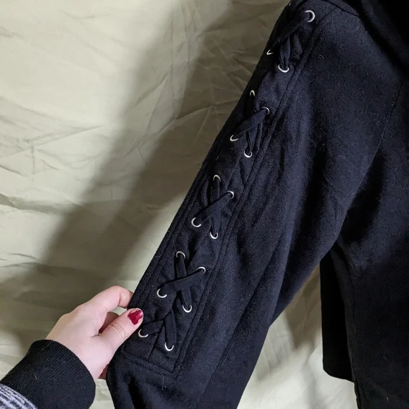 Grommet sweater with cowl neck hood - Picture 2 of 5